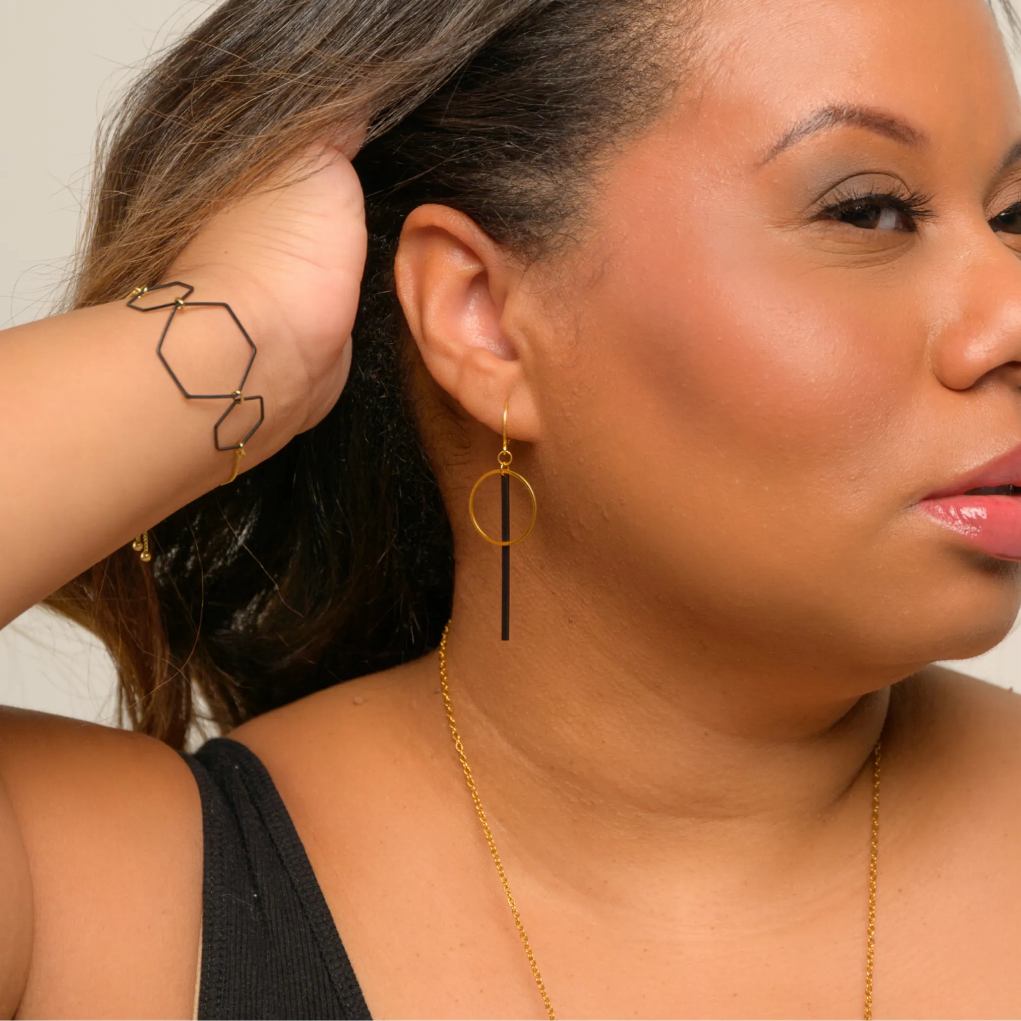 Waterproof "Imperméable”  Mixed Metal Polished Gold and Black Bar Leverback Earrings